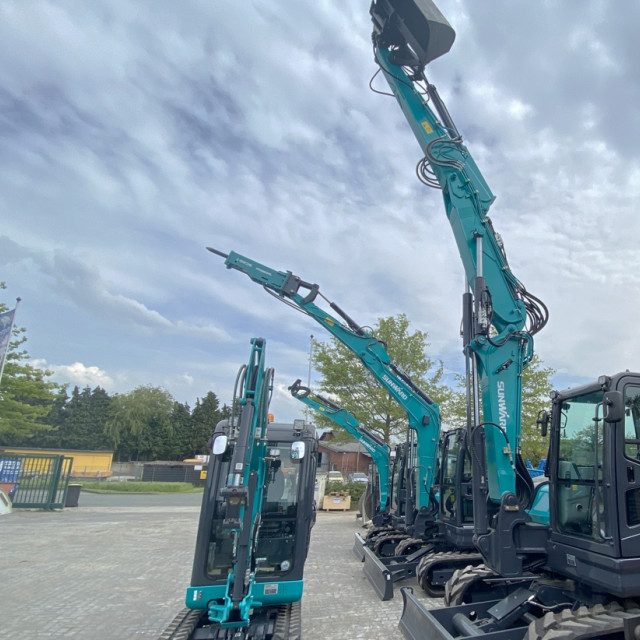 Erster Sunward 9t mit Verstellausleger